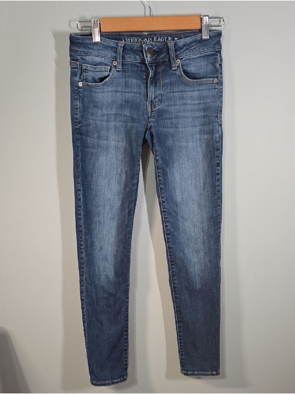 American Eagle Outfitters jeans women's size 2 blue skinny super stretch